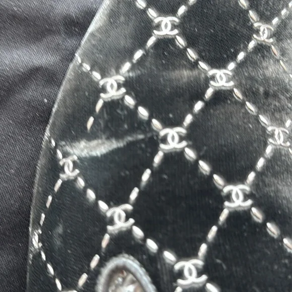 Chanel pre loved CC smoking slippers. Size 39.5 - Picture 7 of 7